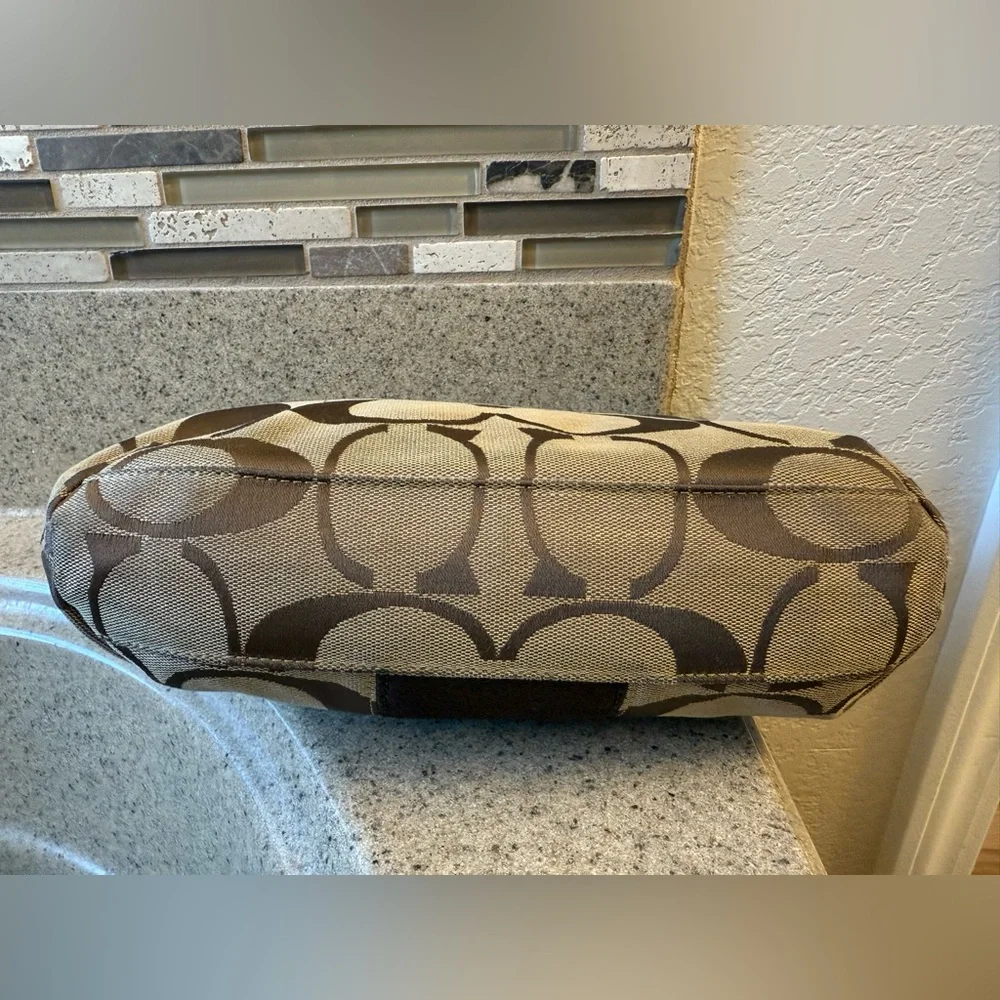 VTG Coach Brown/Tan Signature C Jacquard Shoulder Bag Purse - Picture 13 of 15